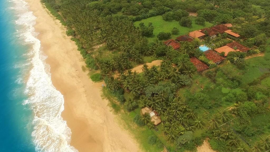 Ranna 212 Beach Resort Kahandamodara Ngoại thất bức ảnh