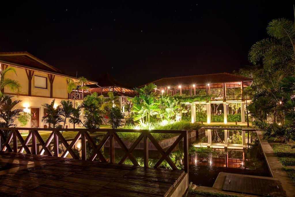 Ranna 212 Beach Resort Kahandamodara Ngoại thất bức ảnh