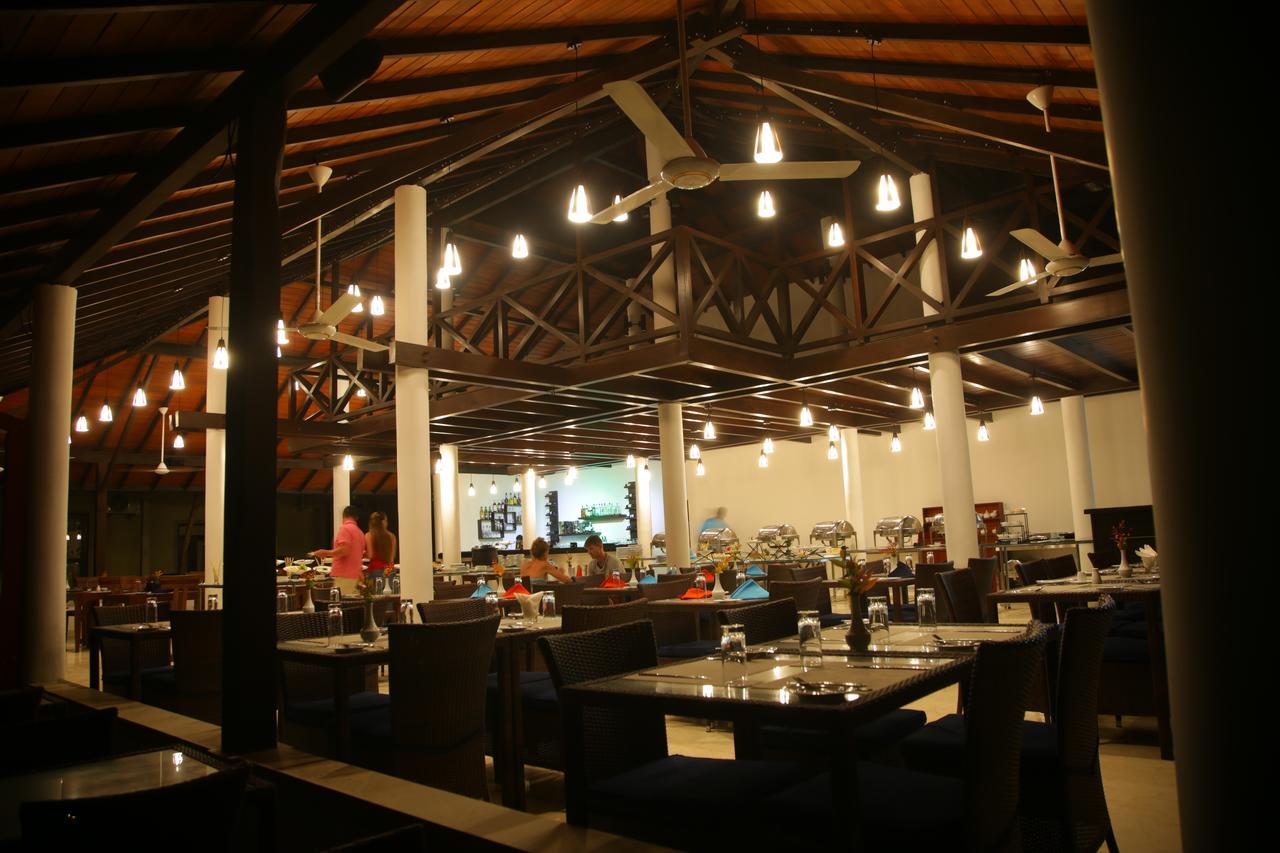 Ranna 212 Beach Resort Kahandamodara Ngoại thất bức ảnh