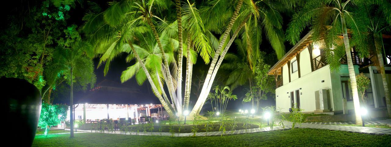Ranna 212 Beach Resort Kahandamodara Ngoại thất bức ảnh