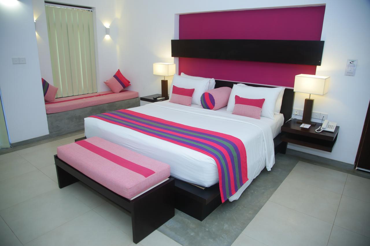 Ranna 212 Beach Resort Kahandamodara Ngoại thất bức ảnh