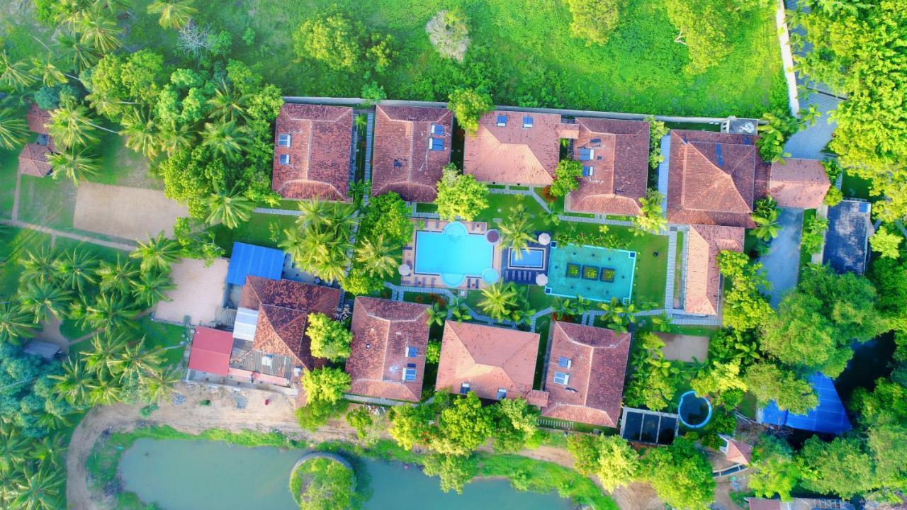 Ranna 212 Beach Resort Kahandamodara Ngoại thất bức ảnh